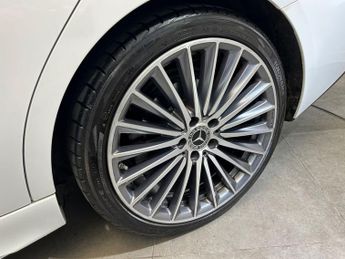 MERCEDES-BENZ C-CLASS 2.0 C220dh MHEV AMG Line (Premium) Saloon 4dr Diesel Hybrid G-Tr