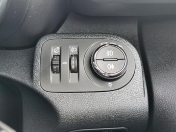 VAUXHALL Combo Electric 2300 50kWh Pro Panel Van 6dr Electric Auto L2 (7.4kW Charger) (1