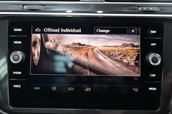 VOLKSWAGEN TIGUAN 2.0 TDI R-Line SUV 5dr Diesel DSG 4Motion Euro 6 (s/s) (150 ps)