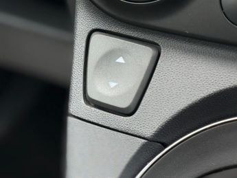 FIAT 500 1.2 Lounge Hatchback 3dr Petrol Dualogic Euro 4 (69 bhp)