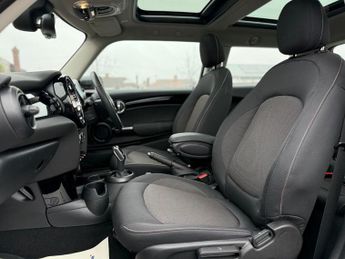 MINI HATCH 1.5 Cooper Classic Hatchback 3dr Petrol Steptronic Euro 6 (s/s) 