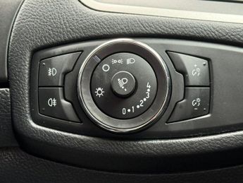 FORD S-MAX 2.0 TDCi Zetec MPV 5dr Diesel Powershift Euro 6 (s/s) (150 ps)