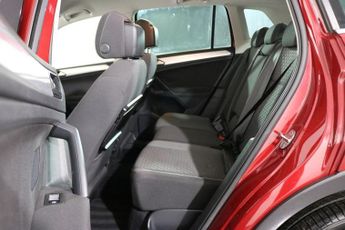 VOLKSWAGEN TIGUAN 2.0 TDI BlueMotion Tech SE SUV 5dr Diesel DSG Euro 6 (s/s) (150 