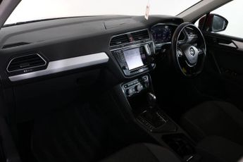 VOLKSWAGEN TIGUAN 2.0 TDI BlueMotion Tech SE SUV 5dr Diesel DSG Euro 6 (s/s) (150 