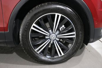 VOLKSWAGEN TIGUAN 2.0 TDI BlueMotion Tech SE SUV 5dr Diesel DSG Euro 6 (s/s) (150 