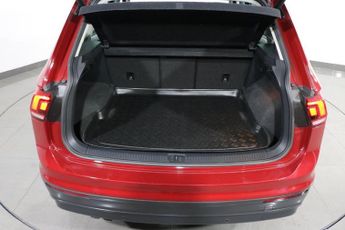 VOLKSWAGEN TIGUAN 2.0 TDI BlueMotion Tech SE SUV 5dr Diesel DSG Euro 6 (s/s) (150 