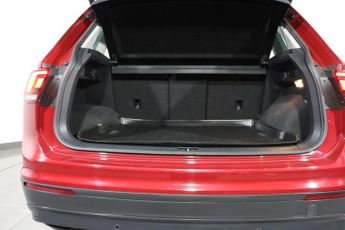 VOLKSWAGEN TIGUAN 2.0 TDI BlueMotion Tech SE SUV 5dr Diesel DSG Euro 6 (s/s) (150 