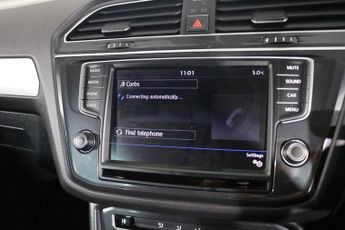 VOLKSWAGEN TIGUAN 2.0 TDI BlueMotion Tech SE SUV 5dr Diesel DSG Euro 6 (s/s) (150 