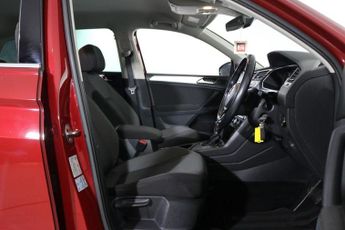 VOLKSWAGEN TIGUAN 2.0 TDI BlueMotion Tech SE SUV 5dr Diesel DSG Euro 6 (s/s) (150 