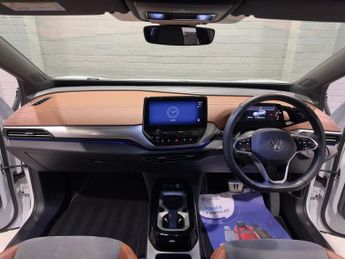 VOLKSWAGEN ID.4 Pro Performance 77kWh Life SUV 5dr Electric Auto (204 ps)
