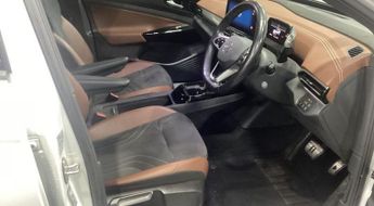 VOLKSWAGEN ID.4 Pro Performance 77kWh Life SUV 5dr Electric Auto (204 ps)
