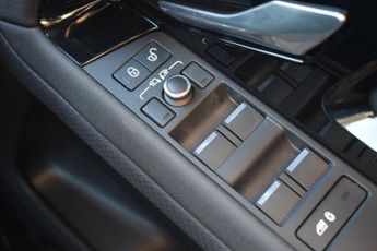 LAND ROVER RANGE ROVER EVOQUE 2.0 D180 MHEV R-Dynamic S SUV 5dr Diesel Auto 4WD Euro 6 (s/s) (