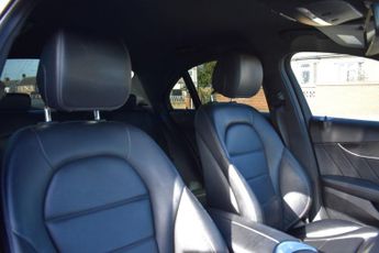 MERCEDES-BENZ C-CLASS  2.1 C220d AMG Line Saloon 4dr Diesel G-Tronic+ Euro 6 | 2 KEYS 