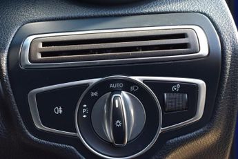 MERCEDES-BENZ C-CLASS BANK HOLIDAY SPECIAL 2.1 C220d AMG Line Saloon 4dr Diesel G-Tron