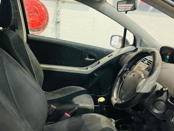 TOYOTA YARIS 1.3 VVT-i T Spirit Hatchback 3dr Petrol Manual (141 g/km, 85 bhp