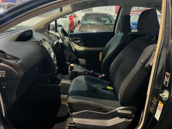 TOYOTA YARIS 1.3 VVT-i T Spirit Hatchback 3dr Petrol Manual (141 g/km, 85 bhp