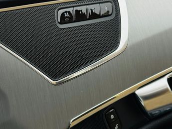 VOLVO XC90 2.0 B5 MHEV Momentum SUV 5dr Diesel Hybrid Auto 4WD Euro 6 (s/s)