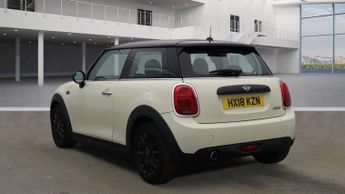 MINI HATCH 1.5 Cooper Hatchback 3dr Petrol Steptronic Euro 6 (s/s) (136 ps)