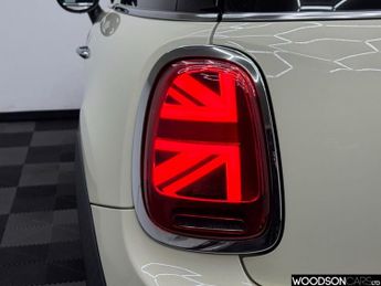 MINI HATCH 1.5 Cooper Hatchback 3dr Petrol Steptronic Euro 6 (s/s) (136 ps)