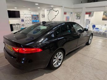 JAGUAR XF 2.0d R-Sport Saloon 4dr Diesel Auto Euro 6 (s/s) (180 ps)