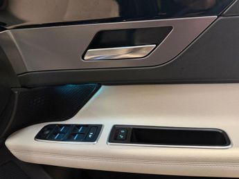 JAGUAR XF 2.0d R-Sport Saloon 4dr Diesel Auto Euro 6 (s/s) (180 ps)