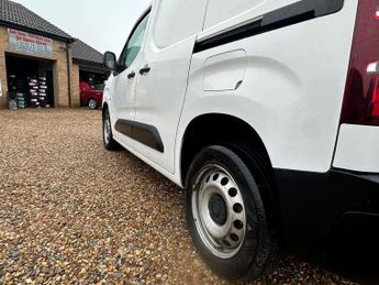 VAUXHALL COMBO 1.6 Turbo D 2300 Edition Panel Van 4dr Diesel Manual L1 H1 Euro 