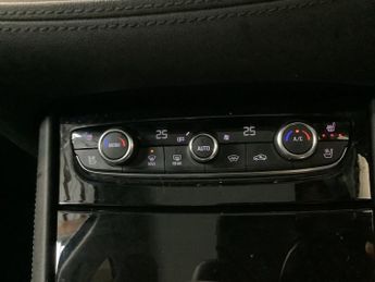 VAUXHALL GRANDLAND X 1.2 Turbo Elite Nav SUV 5dr Petrol Auto 8Spd Euro 6 (s/s) (130 p