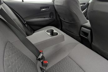 TOYOTA COROLLA 1.8 VVT-h GPF Icon Tech Hatchback 5dr Petrol Hybrid CVT Euro 6 (