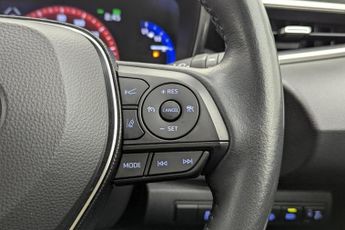 TOYOTA COROLLA 1.8 VVT-h GPF Icon Tech Hatchback 5dr Petrol Hybrid CVT Euro 6 (