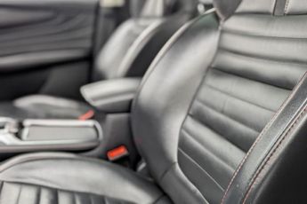 MG MG HS 1.5 T-GDI 16.6kWh Exclusive SUV 5dr Petrol Plug-in Hybrid Auto E