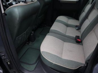 PEUGEOT PARTNER 2.0 HDi Escapade MPV 5dr Diesel Manual (152 g/km, 90 bhp)