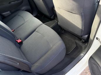 NISSAN LEAF 24kWh Visia Hatchback 5dr Electric Auto (109 bhp)