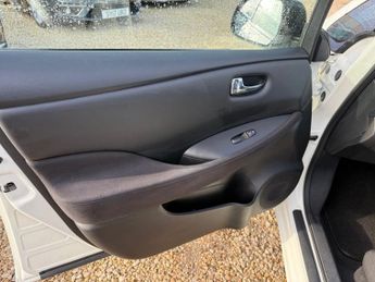 NISSAN LEAF 24kWh Visia Hatchback 5dr Electric Auto (109 bhp)