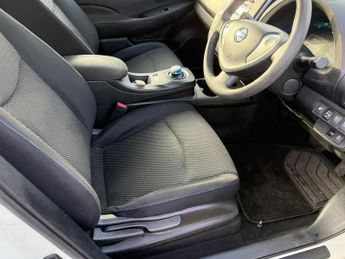 NISSAN LEAF 24kWh Visia Hatchback 5dr Electric Auto (109 bhp)