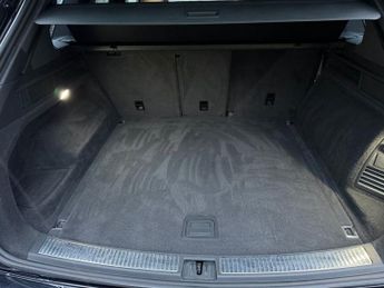 VOLKSWAGEN TOUAREG 3.0 TDI V6 R-Line SUV 5dr Diesel Tiptronic 4Motion Euro 6 (s/s)