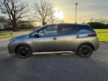 NISSAN LEAF 39kWh Tekna Hatchback 5dr Electric Auto (150 ps)