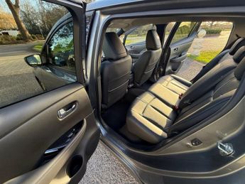 NISSAN LEAF 39kWh Tekna Hatchback 5dr Electric Auto (150 ps)