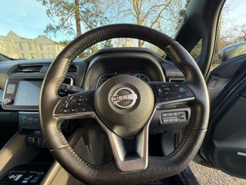NISSAN LEAF 39kWh Tekna Hatchback 5dr Electric Auto (150 ps)