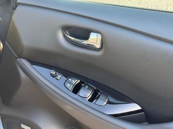 NISSAN LEAF 39kWh Tekna Hatchback 5dr Electric Auto (150 ps)