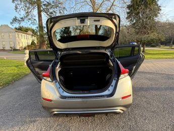 NISSAN LEAF 39kWh Tekna Hatchback 5dr Electric Auto (150 ps)