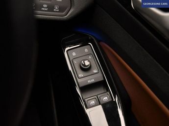 VOLKSWAGEN ID4 Pro Performance 77kWh Life SUV 5dr Electric Auto (204 ps)