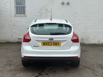 FORD FOCUS 1.6 Titanium Hatchback 5dr Petrol Powershift Euro 5 (125 ps)