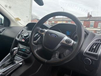 FORD FOCUS 1.6 Titanium Hatchback 5dr Petrol Powershift Euro 5 (125 ps)