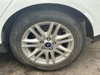 FORD FOCUS 1.6 Titanium Hatchback 5dr Petrol Powershift Euro 5 (125 ps)