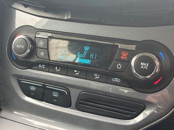 FORD FOCUS 1.6 Titanium Hatchback 5dr Petrol Powershift Euro 5 (125 ps)