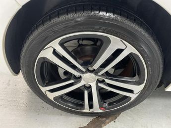 PEUGEOT 208 1.2 PureTech GT Line Hatchback 5dr Petrol Manual Euro 6 (s/s) (1