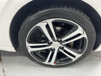 PEUGEOT 208 1.2 PureTech GT Line Hatchback 5dr Petrol Manual Euro 6 (s/s) (1