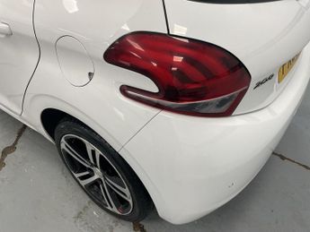 PEUGEOT 208 1.2 PureTech GT Line Hatchback 5dr Petrol Manual Euro 6 (s/s) (1