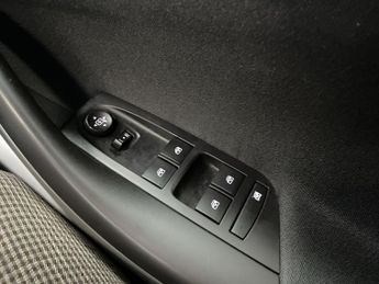 VAUXHALL ASTRA 1.6 CDTi ecoTEC BlueInjection Design Sports Tourer 5dr Diesel Ma