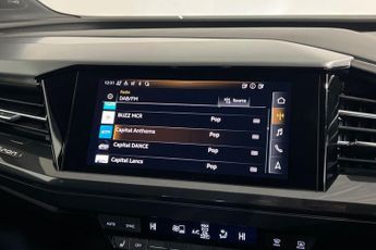 AUDI Q4 E-TRON 40 S line SUV 5dr Electric Auto 82kWh (204 ps) Rear Parking Sens